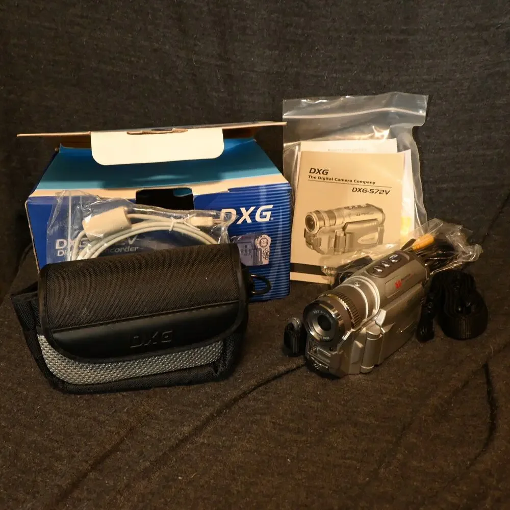 DXG-572V 5.0MP Digital Camcorder TESTED WORKING